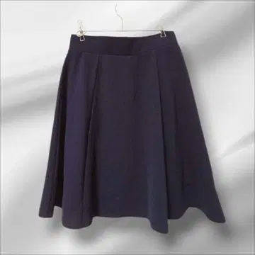 새상품급 그랜드 크루 JP 골드 지퍼 플레어 스커트 네이비 L