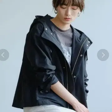 그린 레이블 릴랙싱 마운틴 후드티