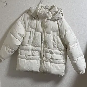 ZARA 후드 부착 화이트 다운 자켓