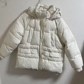 ZARA 후드 부착 화이트 다운 자켓