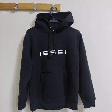 ISSEI 블랙 후드 부착 후드티