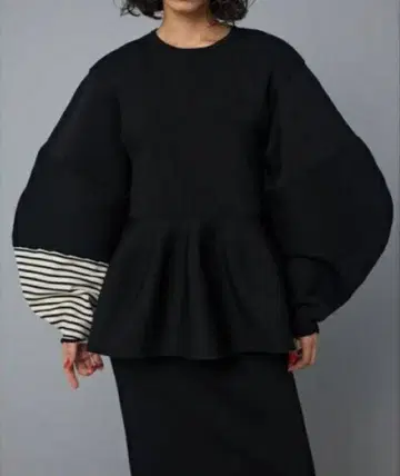 HeRIN.CYE [ 컬러 블록 플레어 탑 ] 블랙