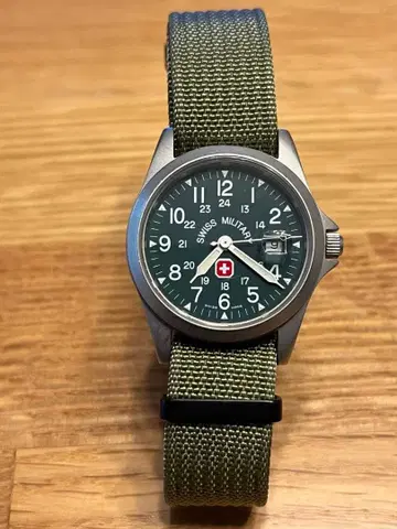 정크 SWISS MILITARY 쿼츠 손목시계