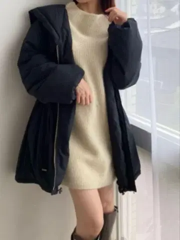 블랙 다운 자켓 후드 부착