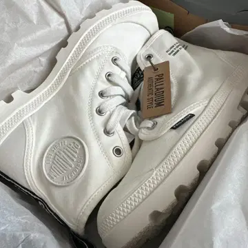 PALLADIUM 화이트 하이컷 스니커즈