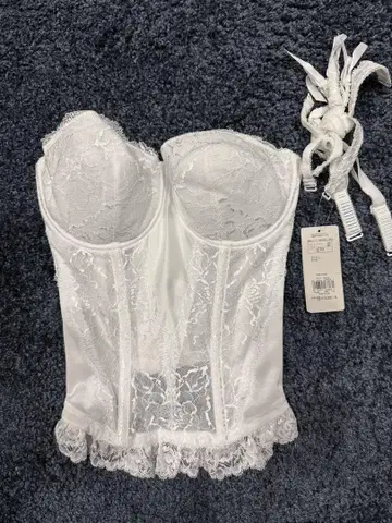 [ 미사용 ] 트림프 백화점 한정판 브라이덜 이너 E70