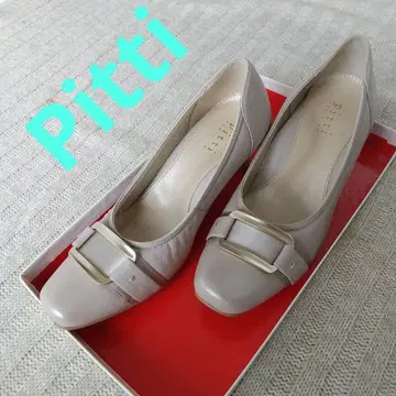 Pitti 베이지 버클 펌프스