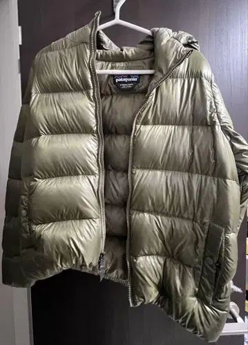 Patagonia 후드 부착 다운 자켓 올리브 그린