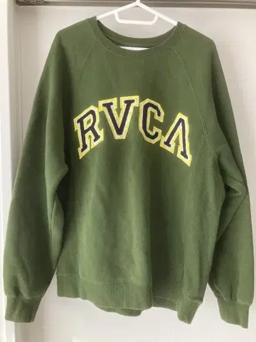 RVCA 로고 크루넥 트레이닝복