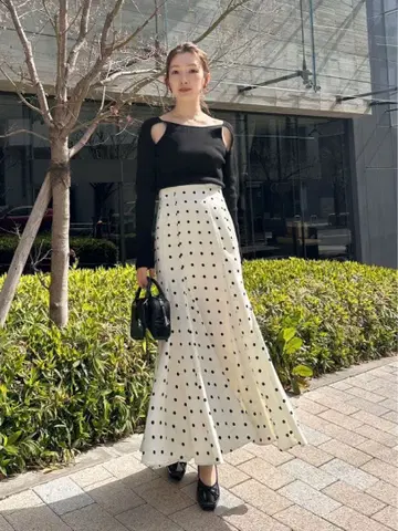 SNIDEL 새틴 머메이드 스커트 DOT