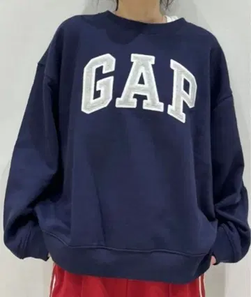 GAP 로고 플리스 맨투맨 트레이닝복