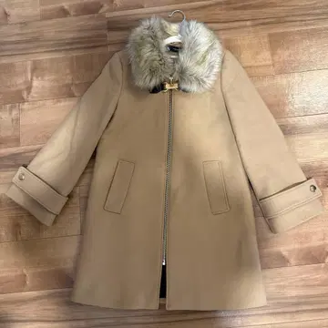 ZARA 베이지 퍼 코트