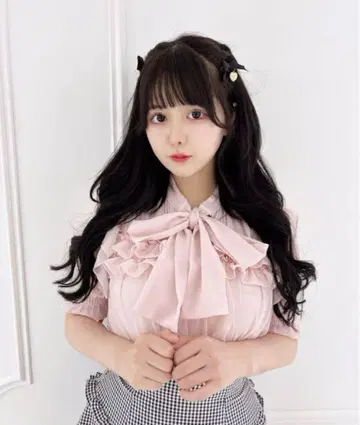 pium 보타이 프릴 시어 반팔 블라우스 핑크