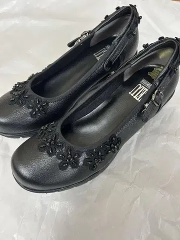 ZELU 블랙 꽃 자수 플랫슈즈