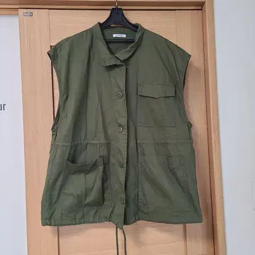 올리브 그린 슬리브리스 베스트 프리 Olive des Olive