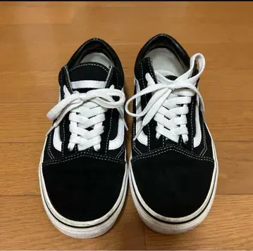 VANS 블랙/화이트 스니커즈