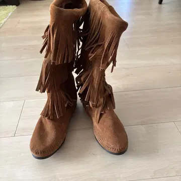 미네통카 프린지 부츠