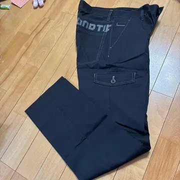 르꼬끄 스포르티브 블랙 팬츠