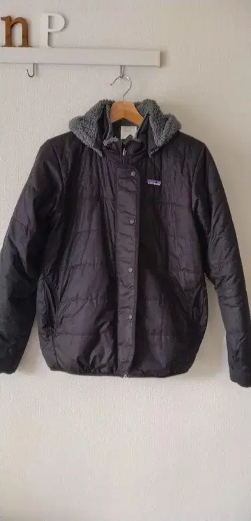 patagonia 후드 부착 충전솜 코트 블랙 XXL
