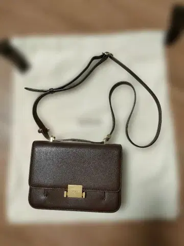 Kabinett 카비네 BOX 숄더백 브라운