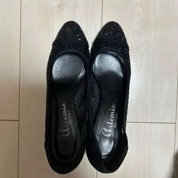 아르테미스 바이 다이애나 펌프스