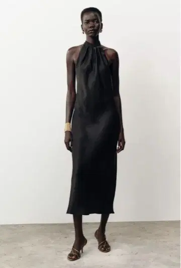 ZARA 홀더넥 미디 블랙 원피스