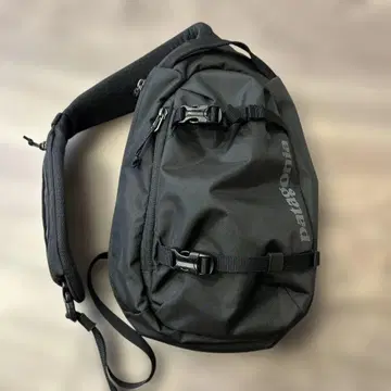 patagonia 바디백 블랙