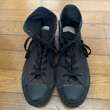 블랙 하이컷 스니커즈