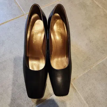 블랙 스퀘어토 하이힐 23D