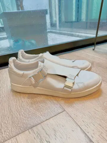레어 Stan Smith 스트랩 화이트 스니커즈