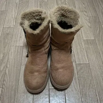 브라운 퍼 지퍼 부츠