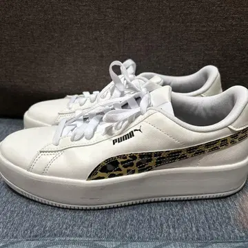 푸마 화이트 레오파드 통굽 스니커즈 레오파드 무늬