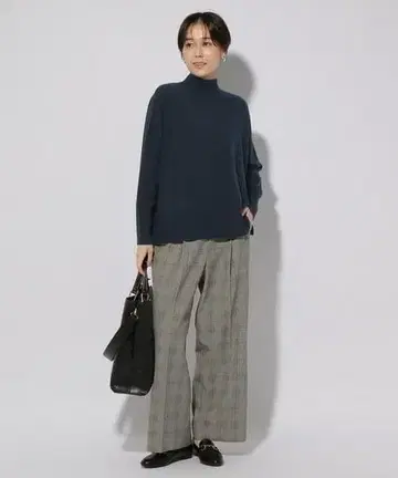 [ 새상품 ] Elura 네이비 터틀넥 니트
