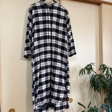 무인양품 새상품급 네이비와 화이트 체크 무늬 플란넬 셔츠 원피스