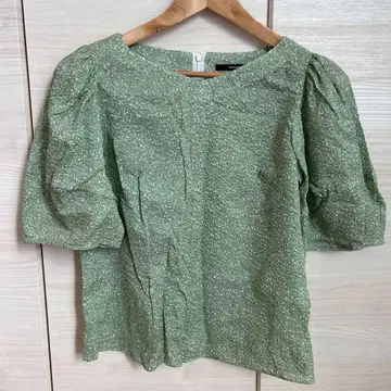 반팔 블라우스