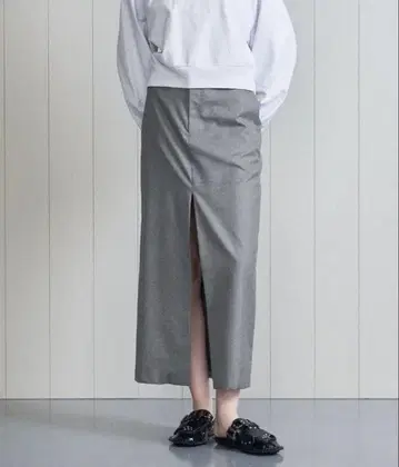 H Beauty&Youth 그레이 타이트 스커트