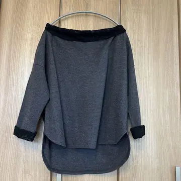 BEARDSLEY 그레이 오프숄더 스웨터 F