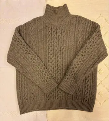 AURALEE FRENCH MERINO ARAN KNIT 아란 니트