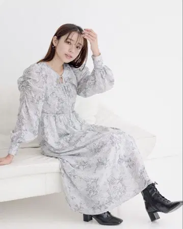 데콜테 도트 플라워 원피스 프리 사이즈 롱 원피스