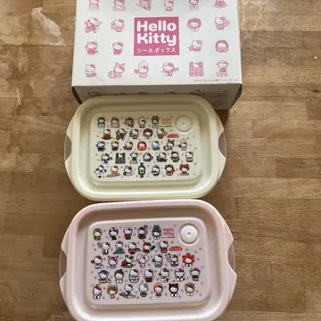 헬로키티 굿즈 저장 용기 500ml