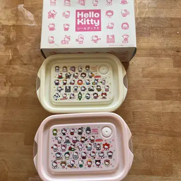 헬로키티 굿즈 저장 용기 500ml