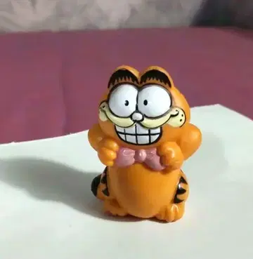 가필드 피규어 나비 넥타이