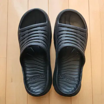 호카 오네오네 리커버리 샌들
