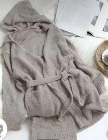투해치 룸웨어 복슬복슬 후드 부착 가운 모카