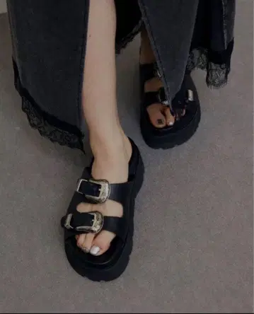 Ameri MEDI WESTERN BUCKLE SANDALS