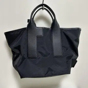 FURLA 블랙 토트백 미디엄 퓨마 2024년, 가을/겨울 신상