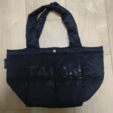 TAION 다운 소재 블랙 미니 토트백