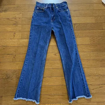 Spick & Span 센터 프레스 플레어 데님