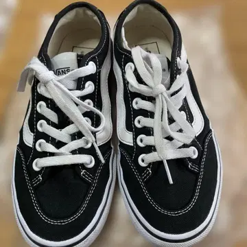 VANS 블랙/화이트 스니커즈