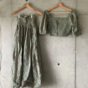 프릴 달린 파랑 브라운 패턴 셋업